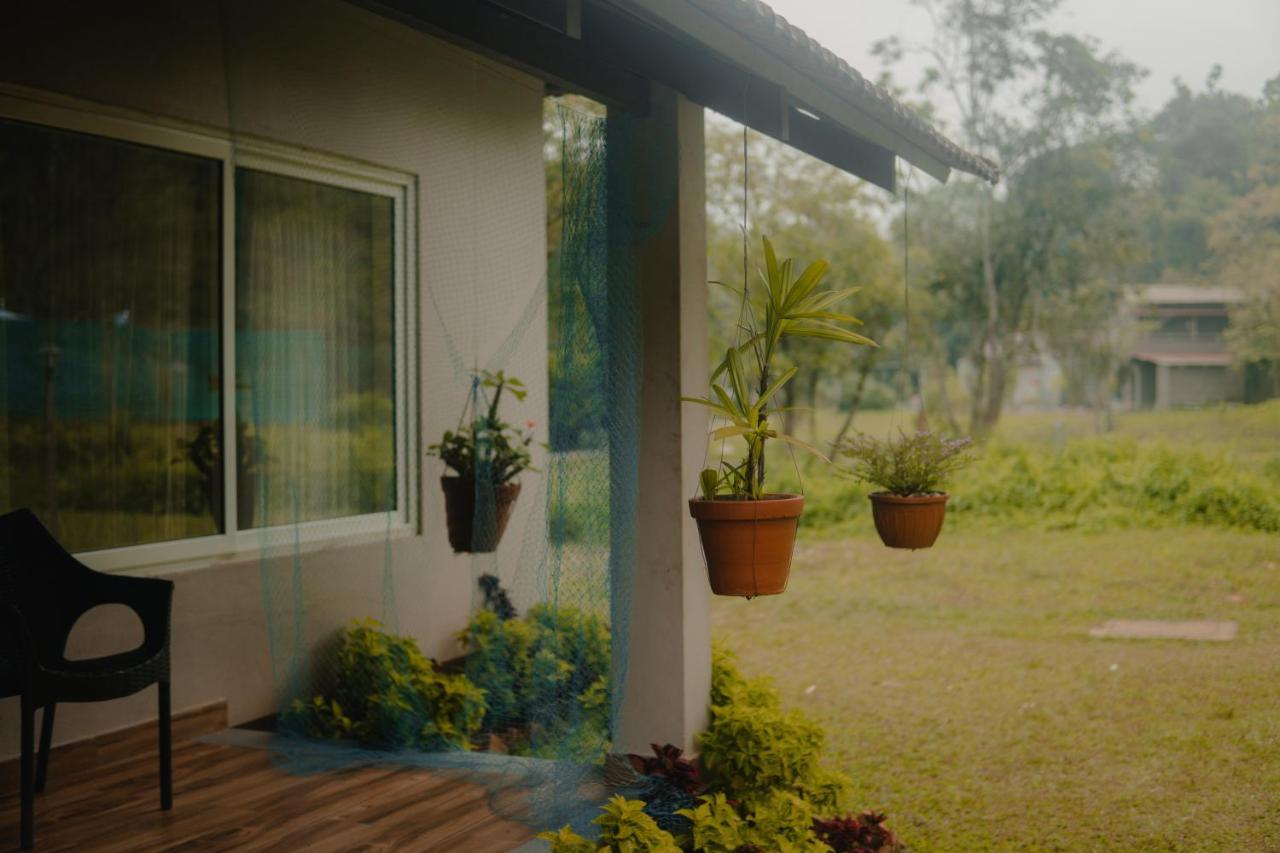 Abad Brookside Wayanad Hotel Витири Екстериор снимка