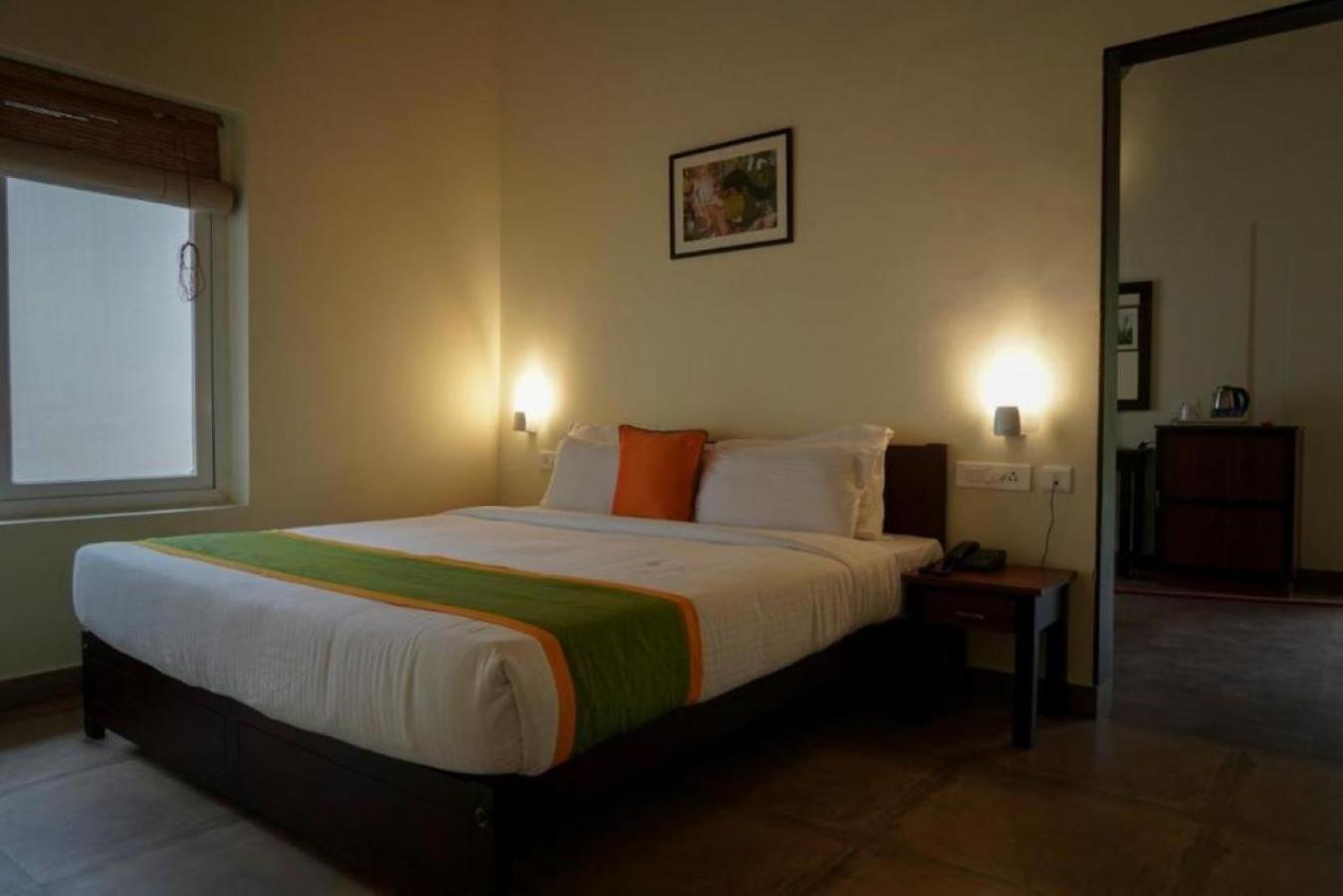 Abad Brookside Wayanad Hotel Витири Екстериор снимка