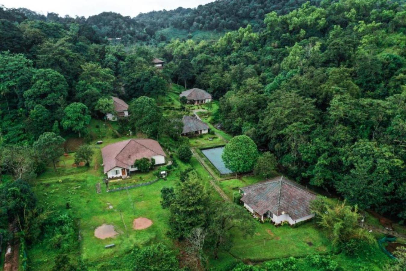 Abad Brookside Wayanad Hotel Витири Екстериор снимка