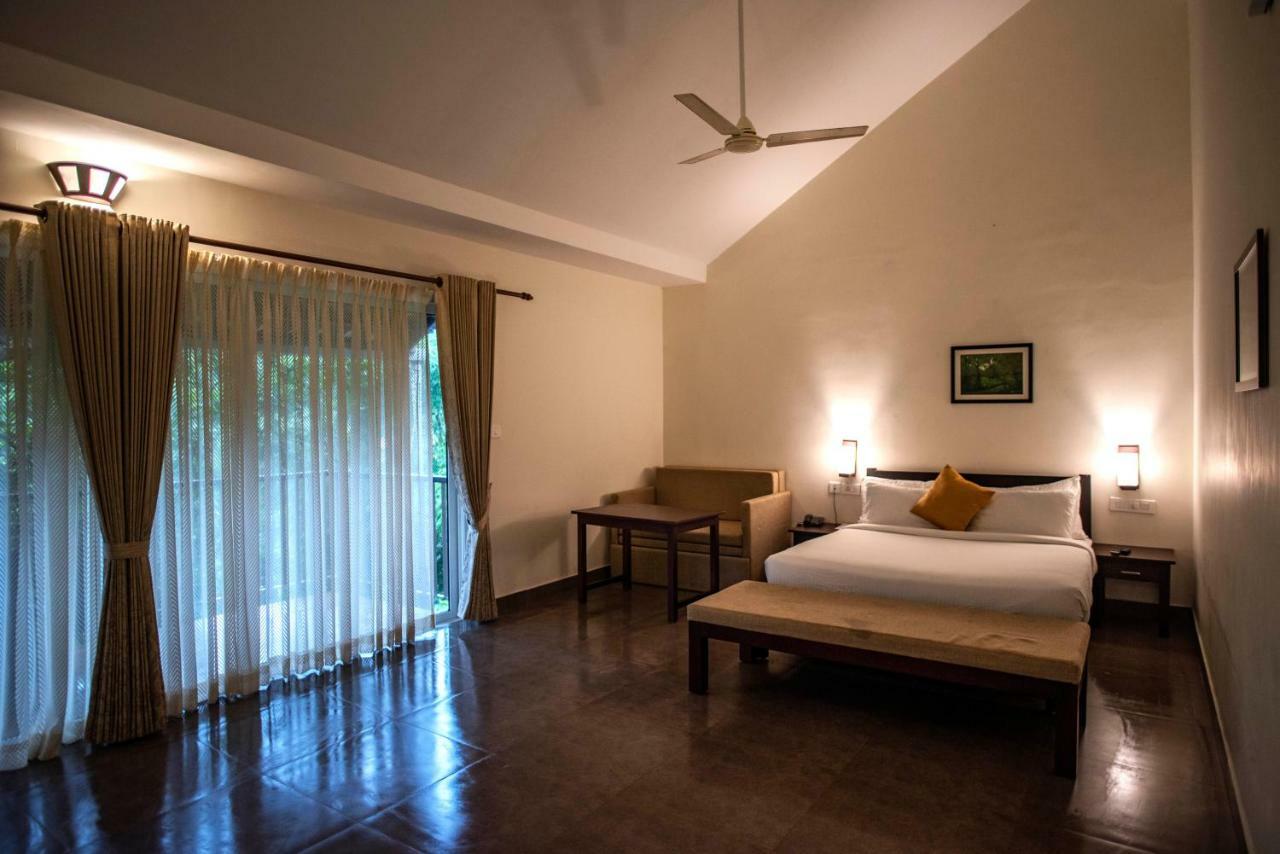 Abad Brookside Wayanad Hotel Витири Екстериор снимка