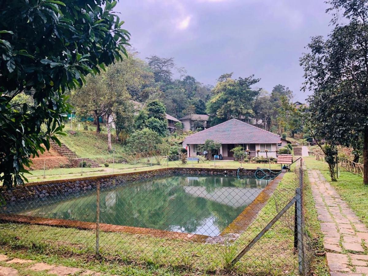 Abad Brookside Wayanad Hotel Витири Екстериор снимка